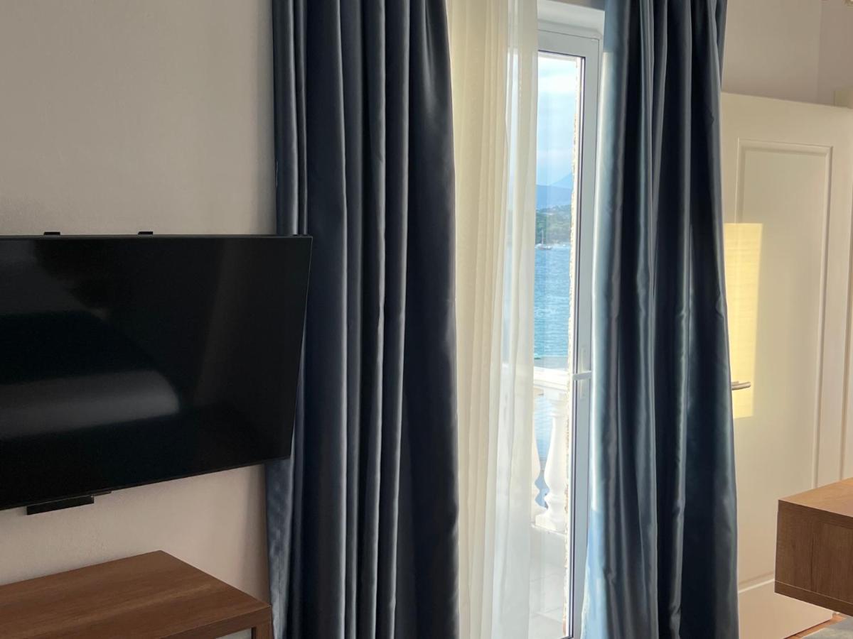 Illyrian Hotel Εξαμίλιο Εξωτερικό φωτογραφία
