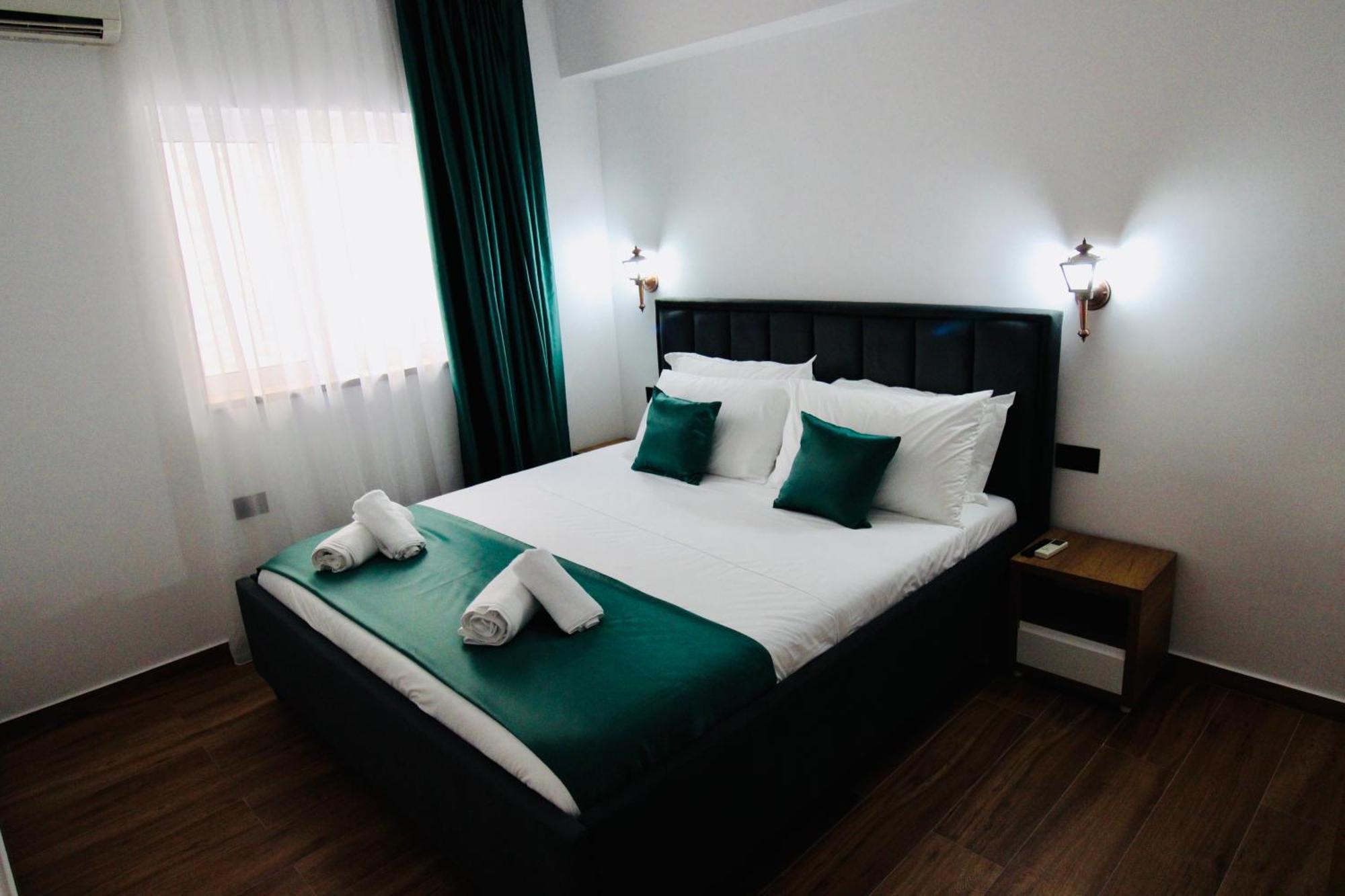 Illyrian Hotel Εξαμίλιο Εξωτερικό φωτογραφία