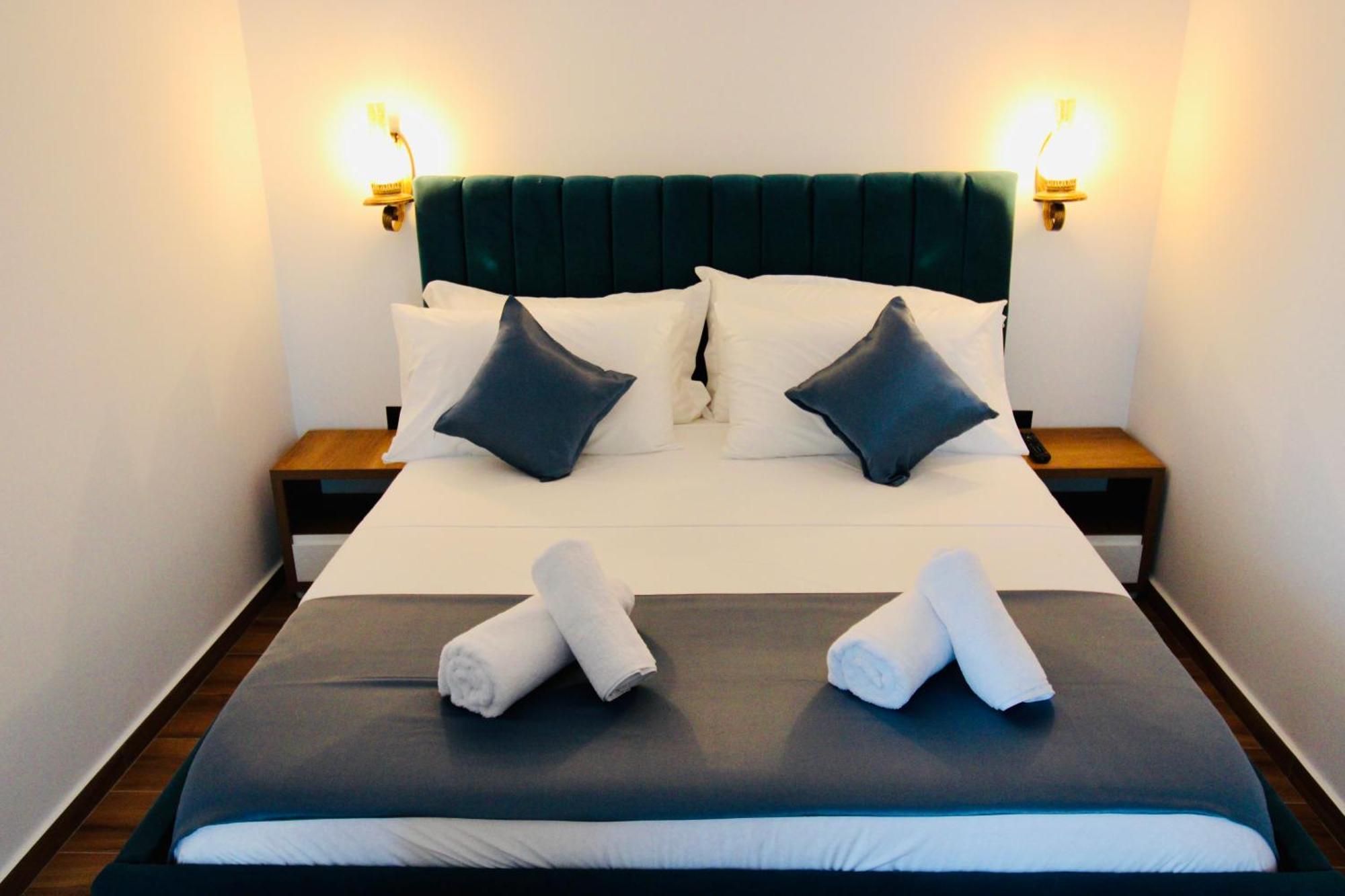 Illyrian Hotel Εξαμίλιο Εξωτερικό φωτογραφία