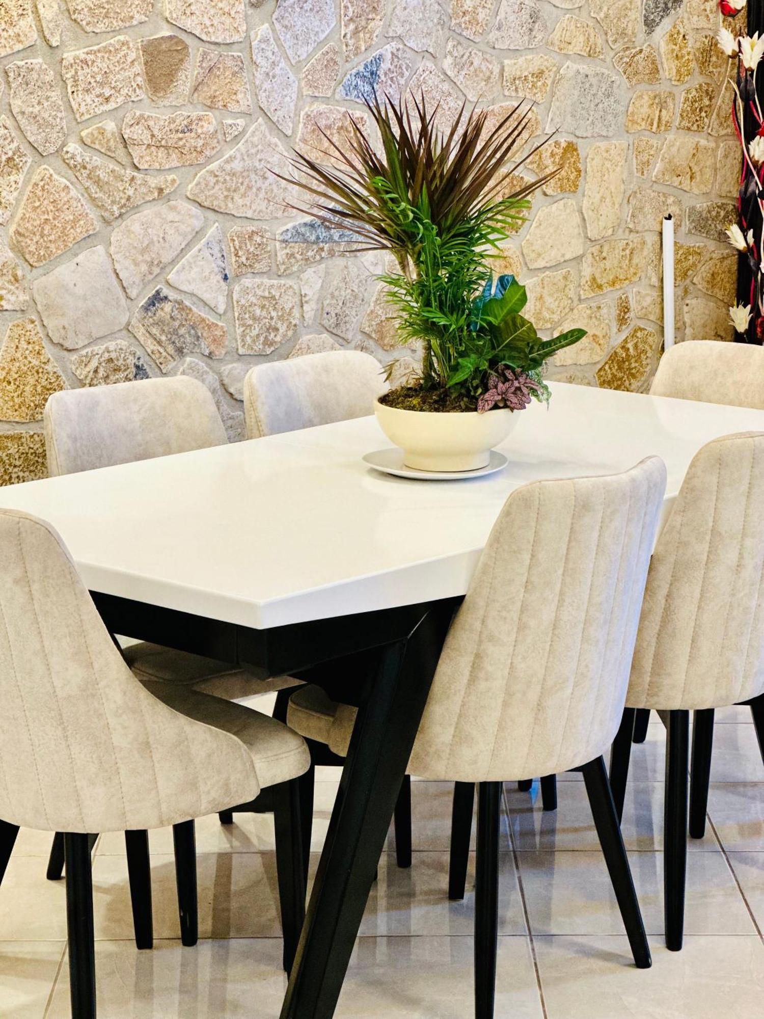 Illyrian Hotel Εξαμίλιο Εξωτερικό φωτογραφία