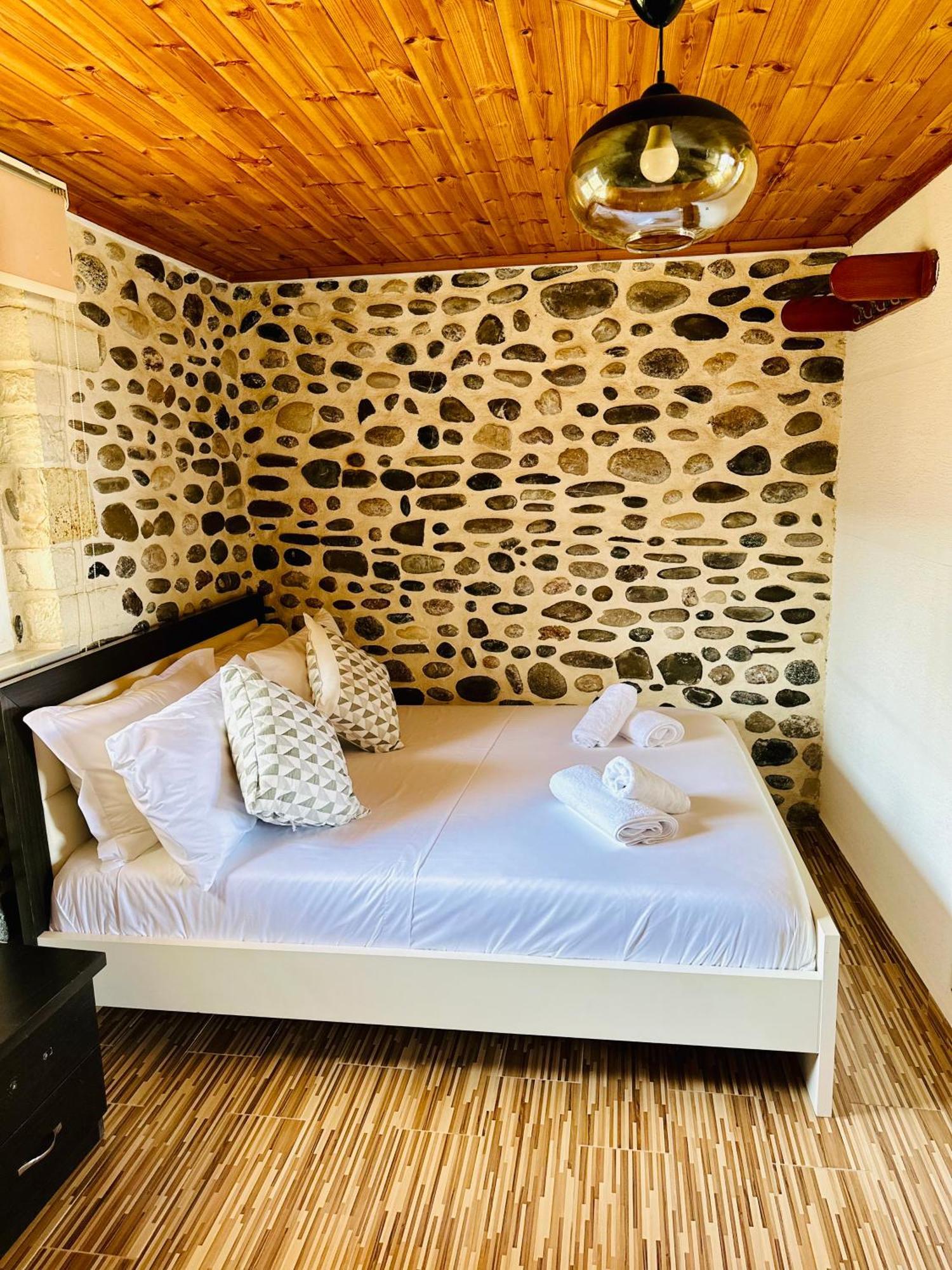 Illyrian Hotel Εξαμίλιο Εξωτερικό φωτογραφία
