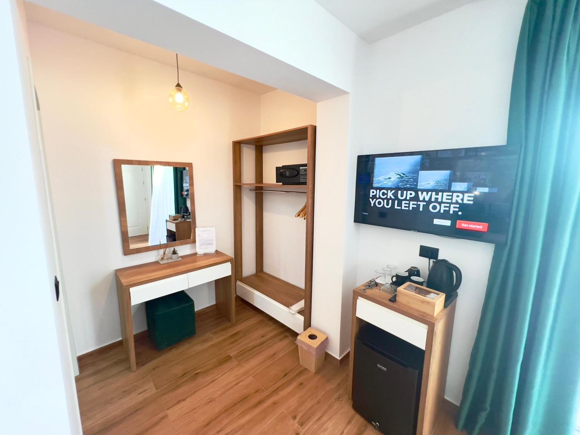 Illyrian Hotel Εξαμίλιο Εξωτερικό φωτογραφία